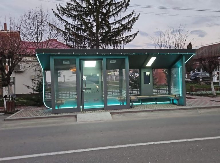 Holboca accelerează modernizarea: Licitație adjudecată pentru iluminat stradal extins și stații smart în cartierul Dancu